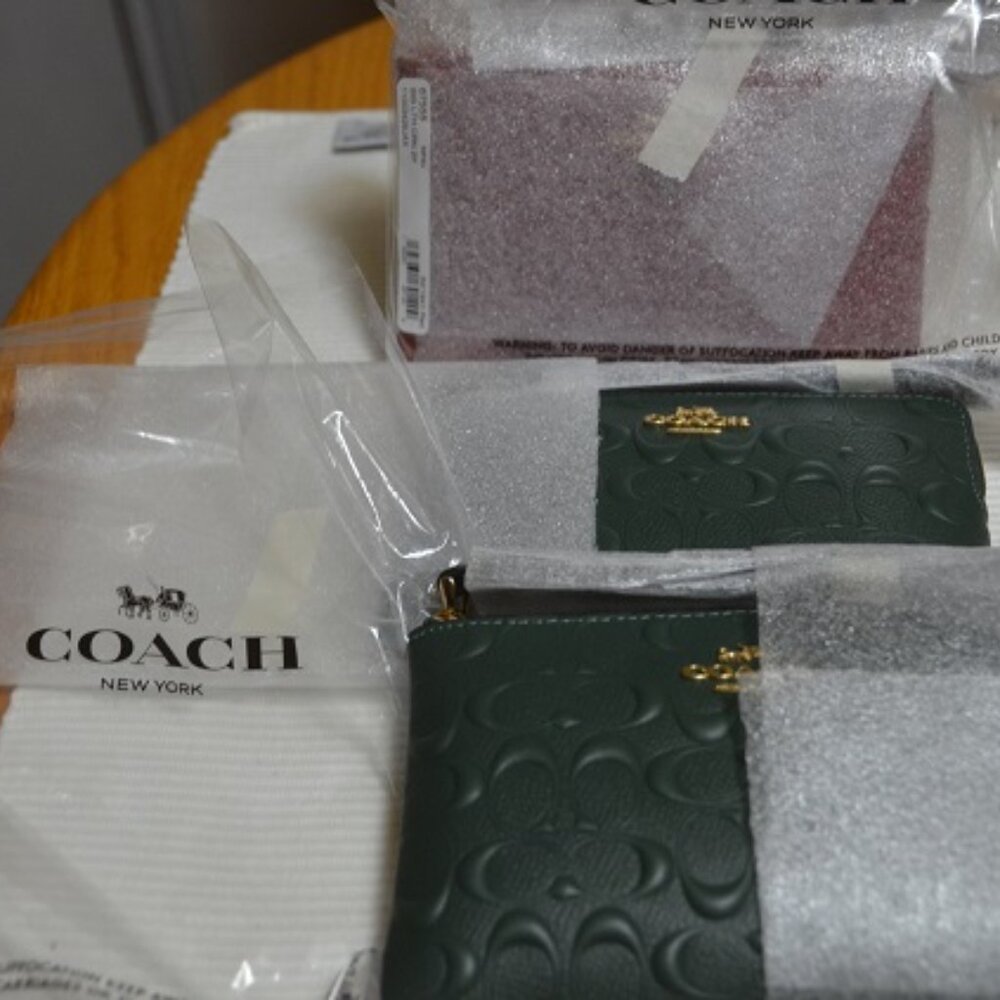 COACH   Wristlets